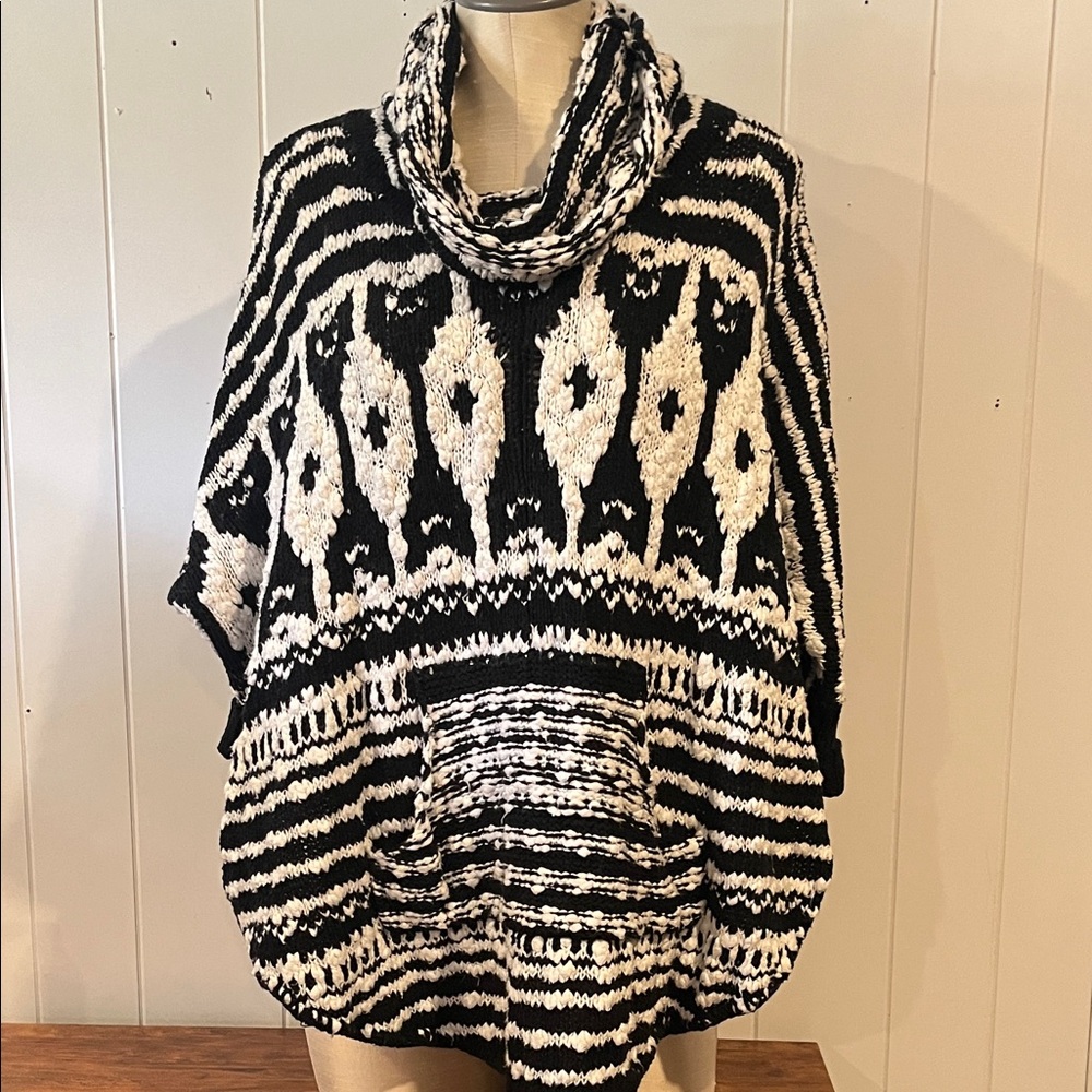 Free People Black and White Patterned Women's Sweater
